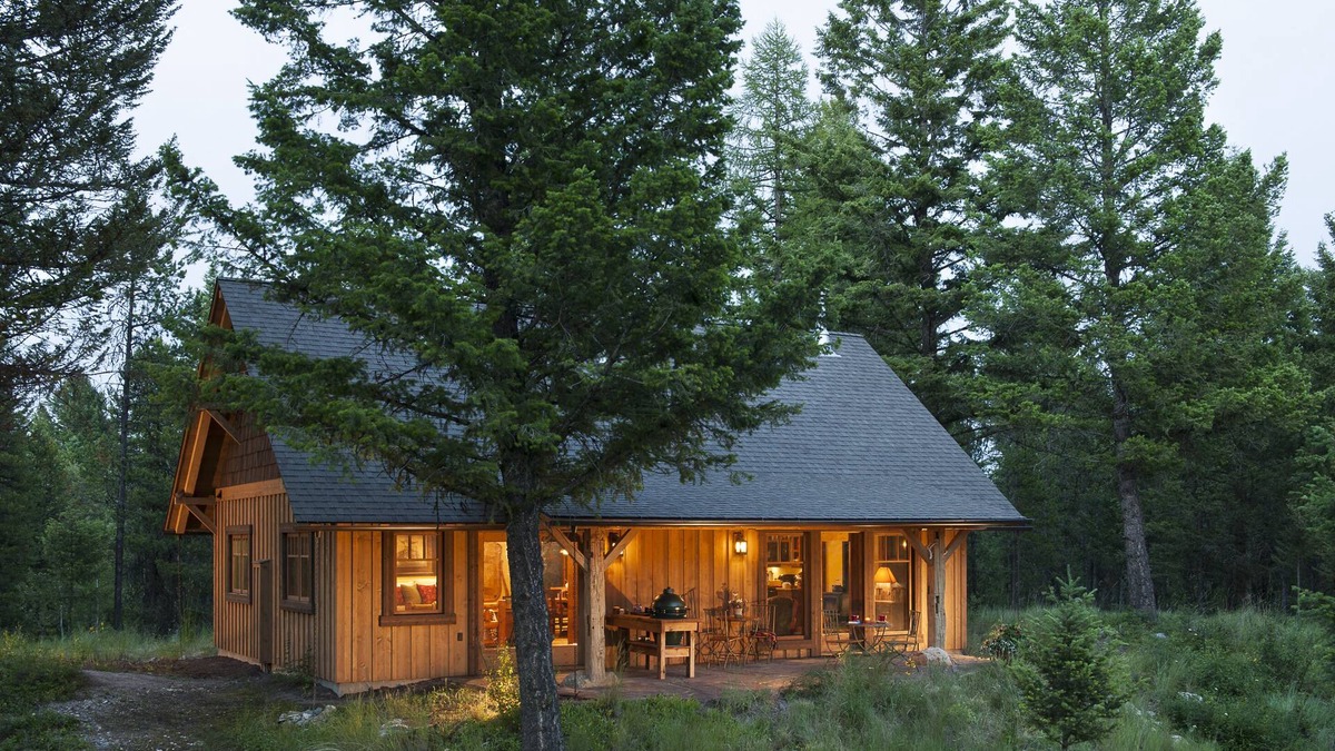 Whitefish Cabin | Whitefish MT Historic Cabin-Guest House- Amazing Mountain Views and Lake Access