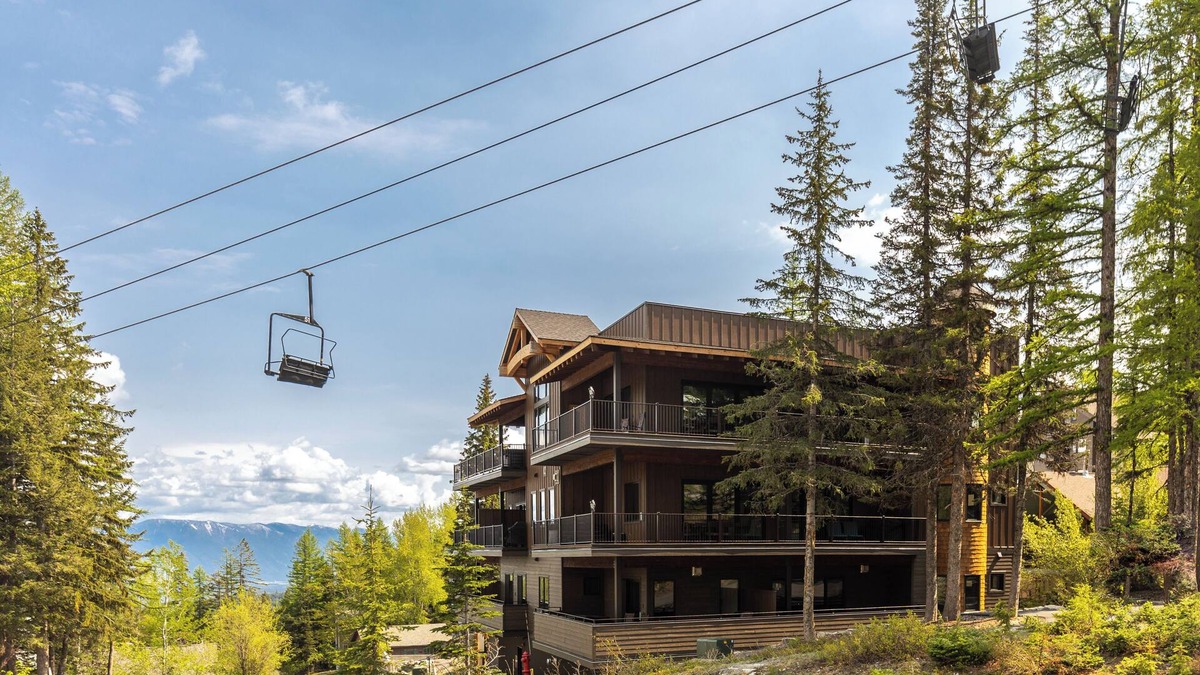 Whitefish Ski Chalet | Whitefish Slopeside Condo Ski-in/Ski-out
