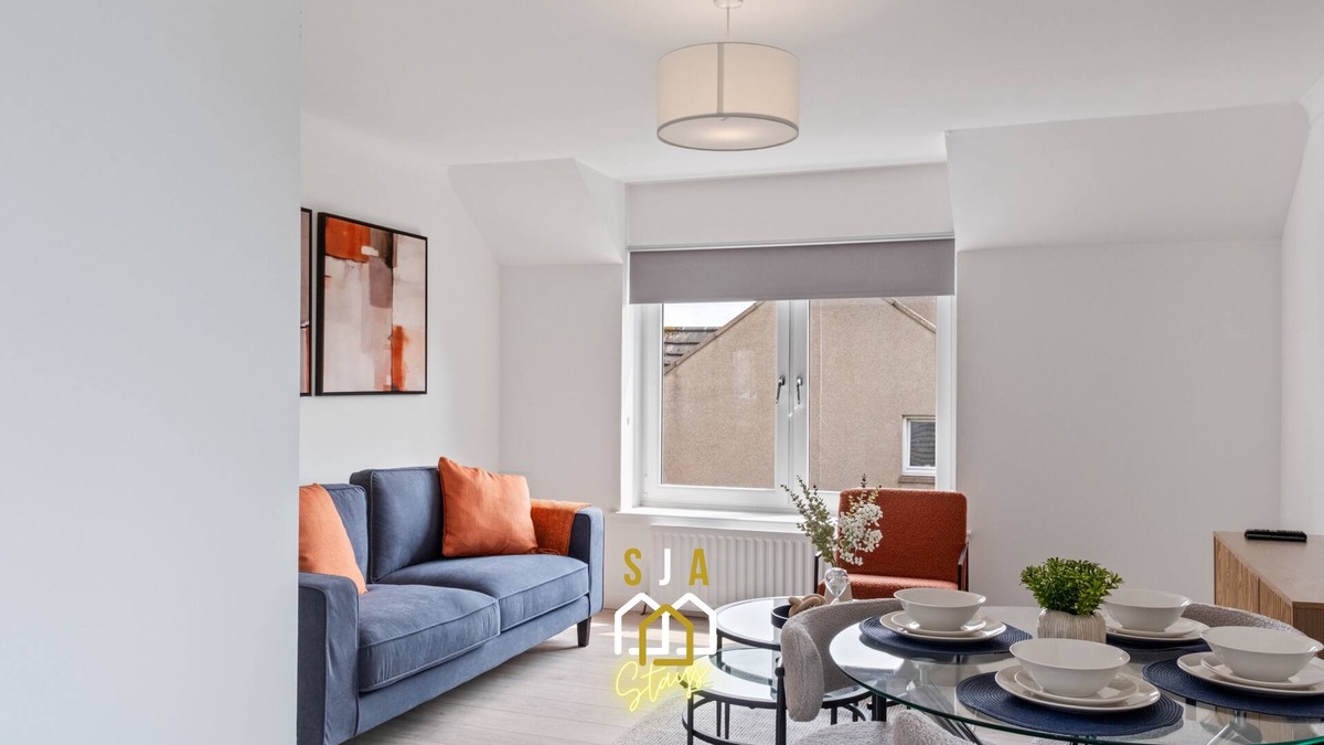 Central Aberdeen Apartment | Whitehall Stay Apartment