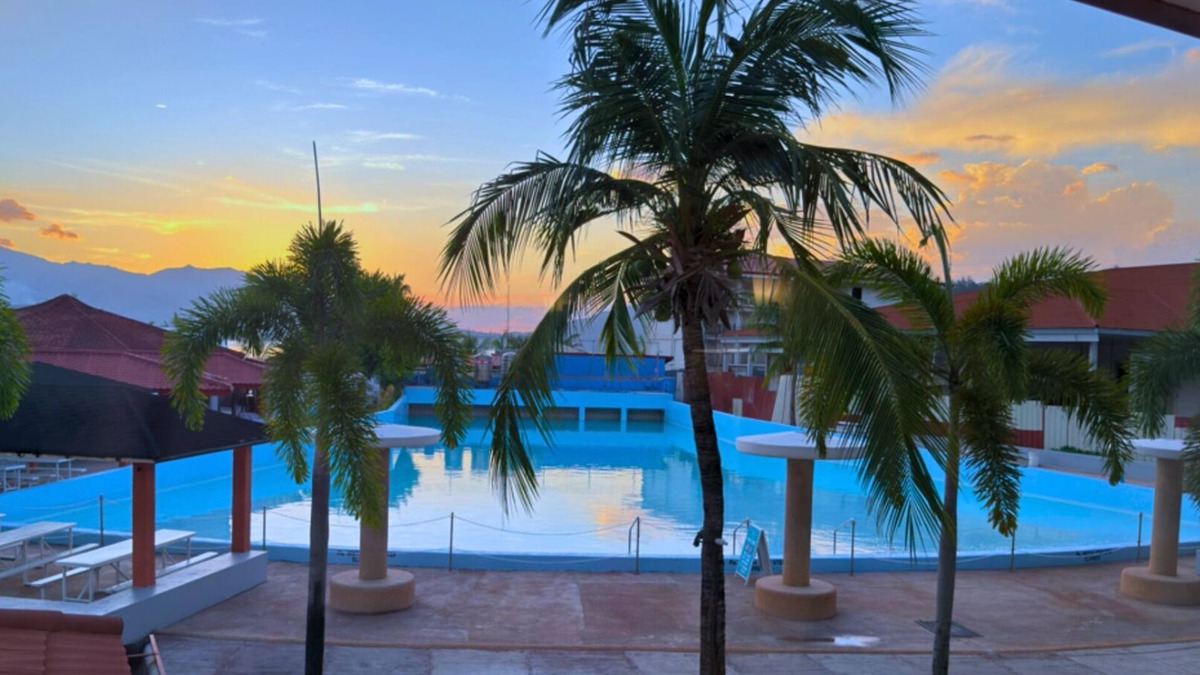 Subic Resort | Whiterock Beach Hotel + Waterpark