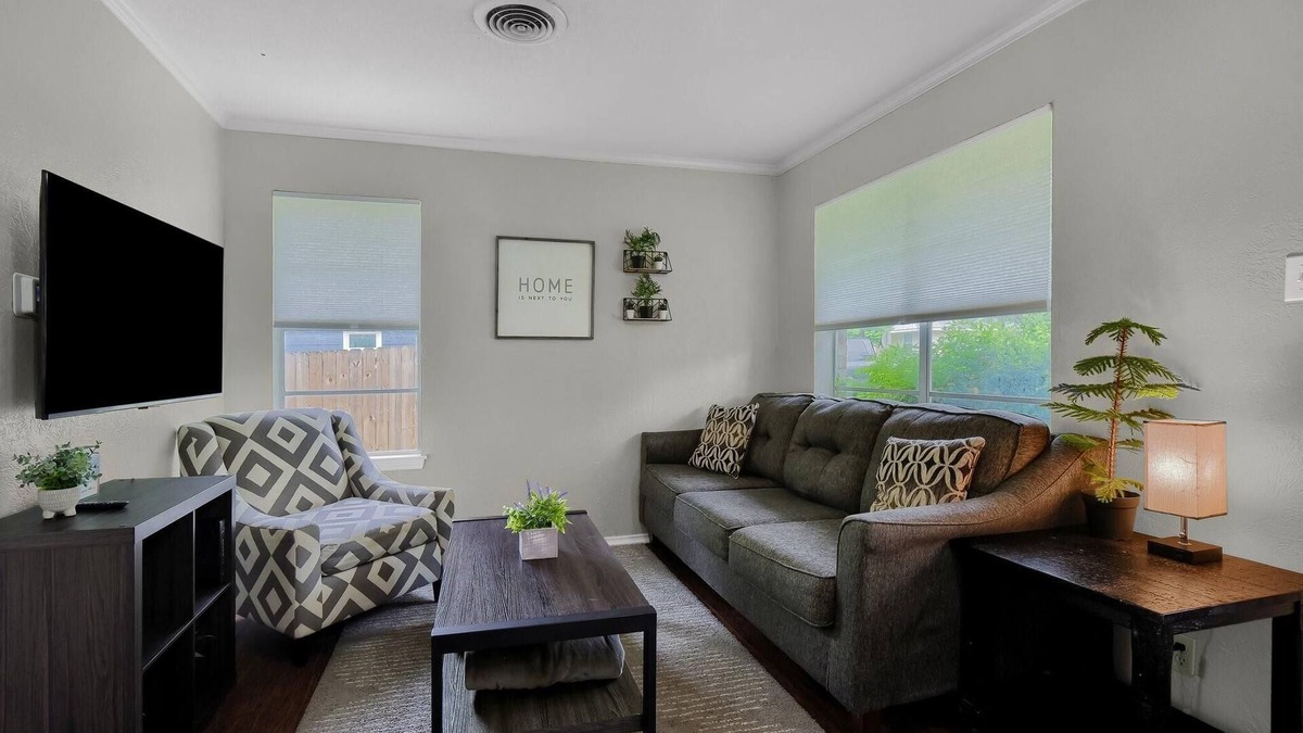 Whitesboro Bed & Breakfast | Whitesboro’s Hidden Gem Cozy Downtown Haven