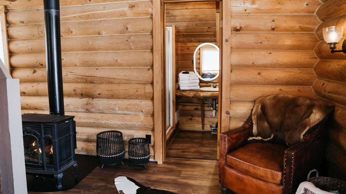 Sandpoint Cabin | Whitetail Cabin- Chapman Springs