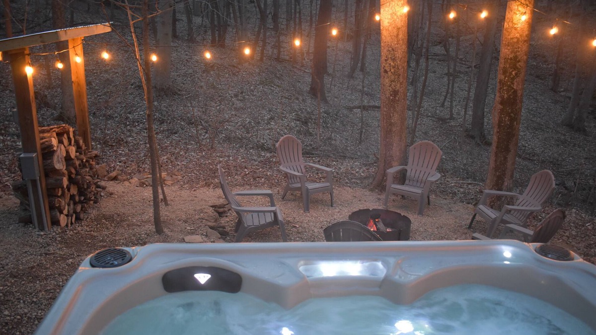 Birdseye Cabin | Whitetail Woods Cabin incl. hot tub
