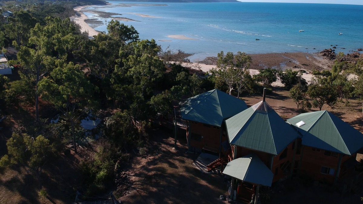 Hideaway Bay Cabin | Whitsundays Tree of Life Eco Retreat