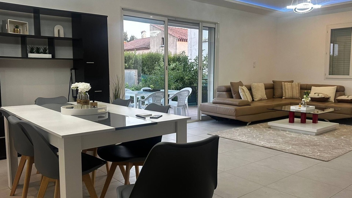 Saint-Andre-de-Sangonis Villa | Whole house: accommodation - Saint-André-de-Sangonis, France