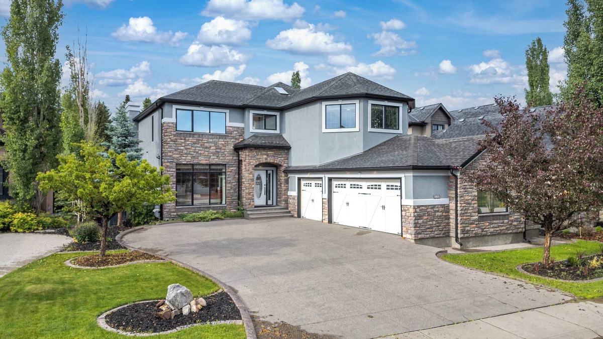 Southwest Calgary House | WHOLE HOUSE/TOP-NOTCH AREA/8 BEDROOM/ON FISH-CREEK PARK/SLEEPS 25 PERSONS