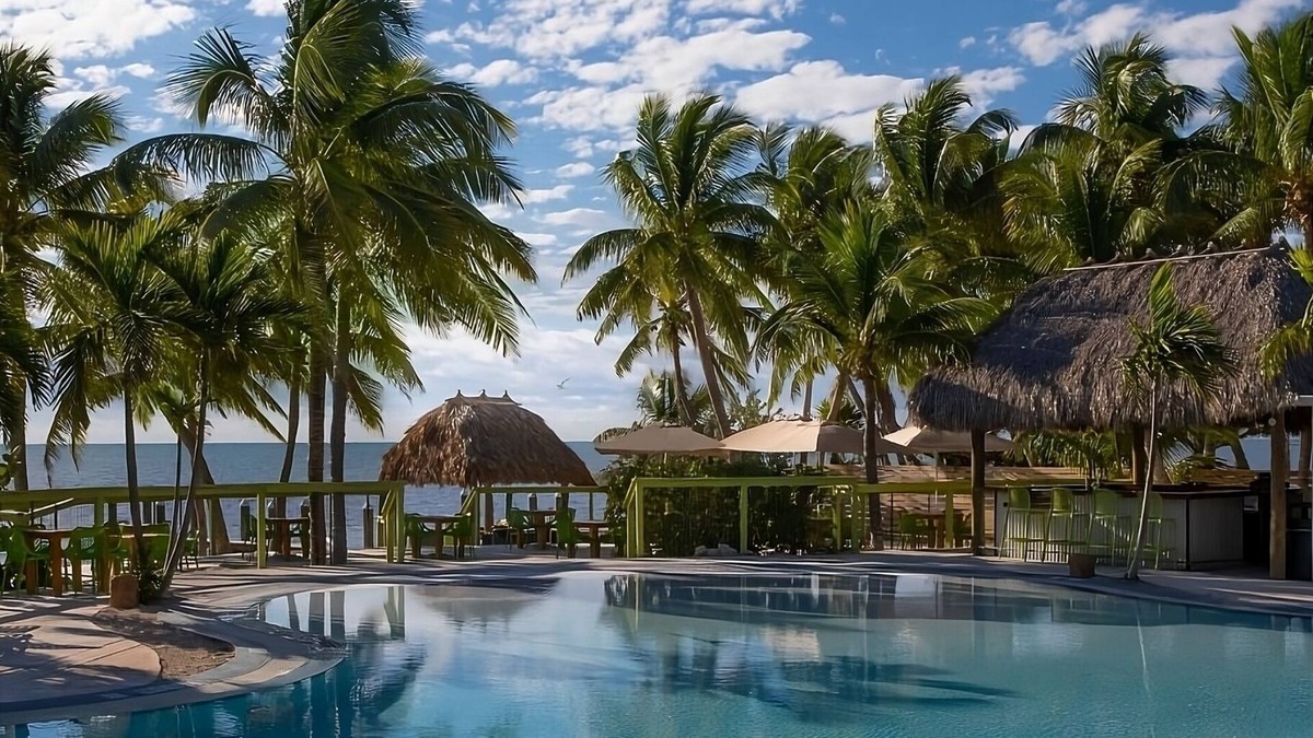 Islamorada Villa | Whole House w/Tropical Atmosphere just Steps from the Beach - Ideal for Groups