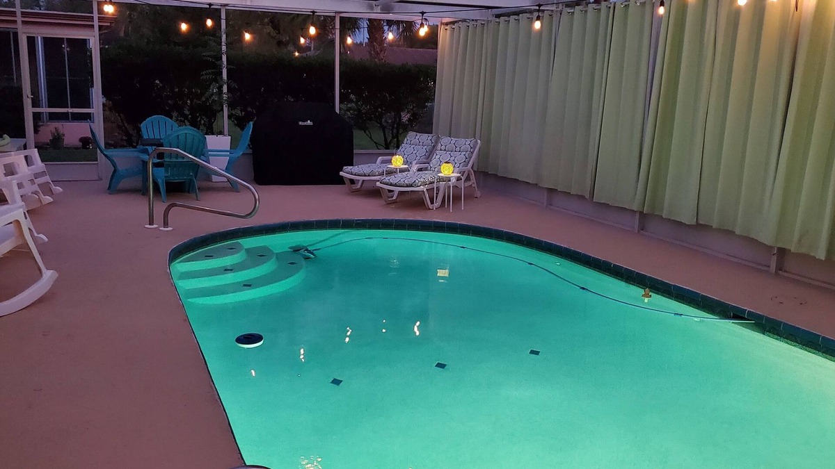 Beacon Woods East Apartment | Why rent a room when you can have your own wing?