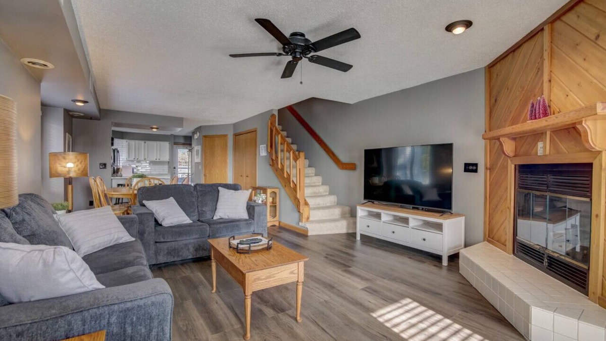 Lake Delton Condo | WI Dells Hideaway Condo on Lake Delton - Lake access with boat slip (upon request)