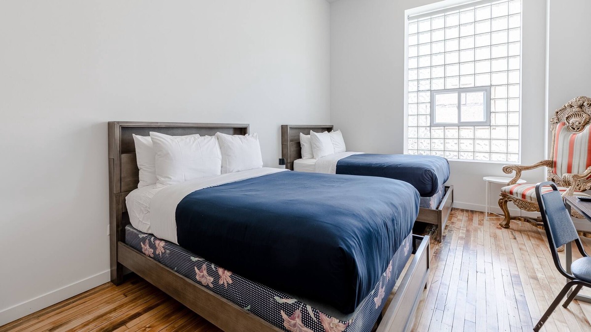 Wicker Park Condo | Wicker Park Condo with Gorgeous Roof Deck by RedAwning