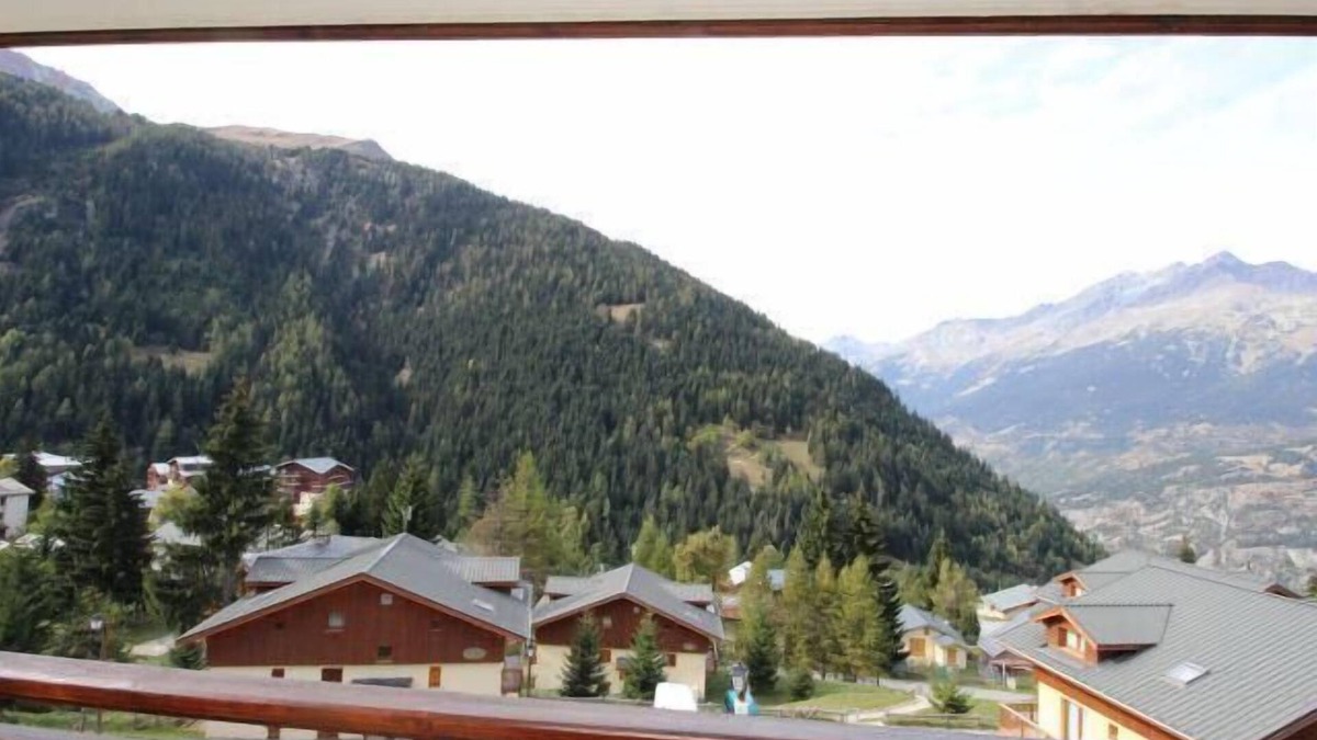 Valfrejus Apartment | Wifi, 100m from ski slopes, 2nd floor, view mountain, tv, ski locker, 36m², Valfréjus