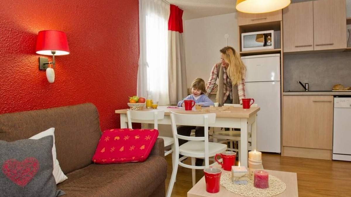 Montchavin Apartment | Wifi, 200m from ski slopes, parking, tv, ski locker, 30m², Montchavin La Plagne