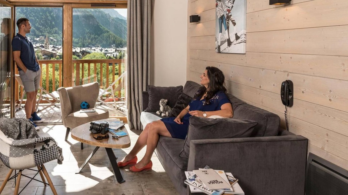 Val-d'Isere Apartment | Wifi, 50m from resort center, fitness, swimming pool, sauna, hammam, balcony, tv, ski locker, 60m²