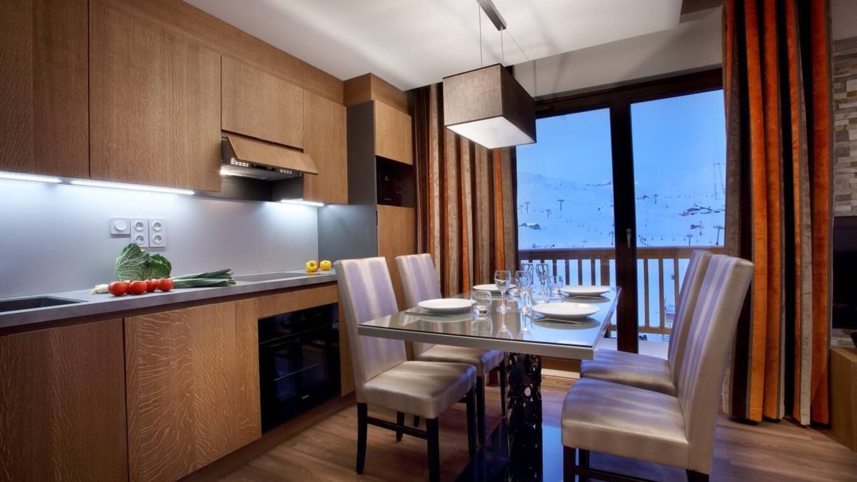 Arc-2000 Apartment | Wifi, 50m from resort center, fitness, swimming pool, sauna, hammam, balcony, tv, ski locker, 85m²