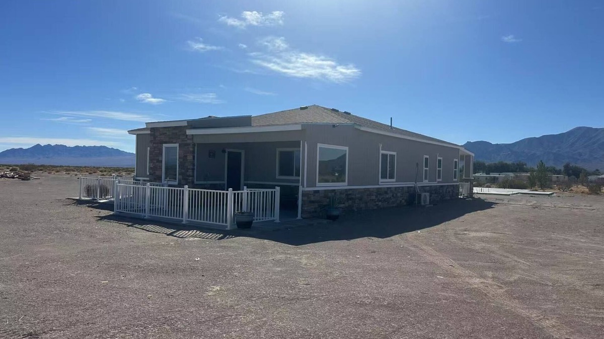 Mojave Desert House | wifi/death valley/family-friendly/amargosa valley/4 bedroom