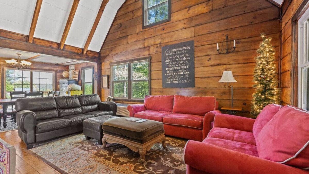 Campton Apartment | WiFi - Pet Friendly - Secluded | Knotty By Nature