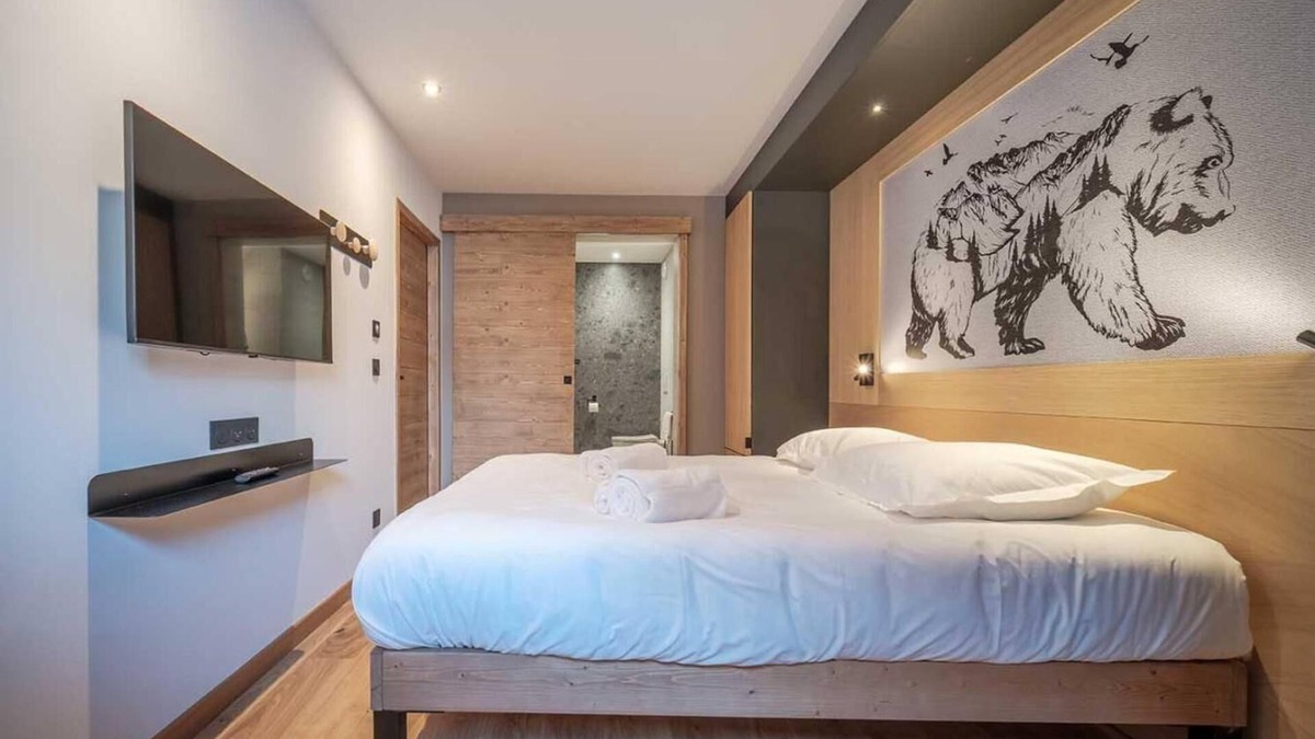 Tignes le Lac Apartment | Wifi, resort center, swimming pool, sauna, hammam, balcony, tv, ski locker, 97m², Tignes