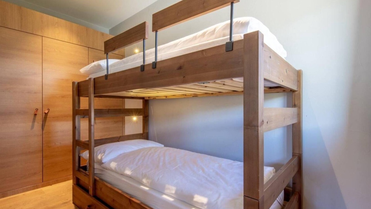 Vercorin Apartment | Wifi, ski-in/ski-out & foot of the slopes, sauna, hammam, balcony, tv, ski locker, 62m², Vercorin