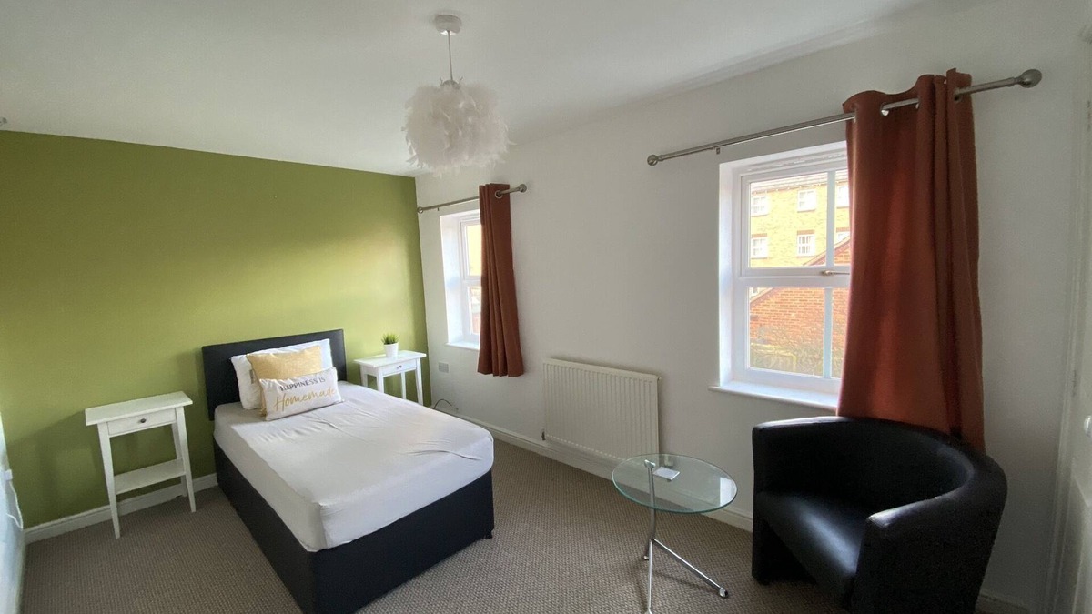 Wellingborough House | Wilce House - 4 Bedroom House in Wellingborough
