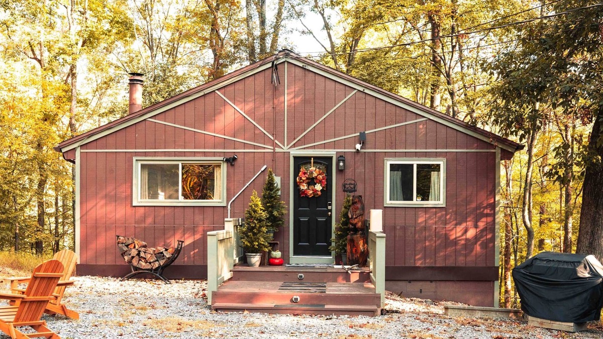 The Woods Cabin | Wild Creek Cabin – Hot Tub, Fire Pit & Resort Access