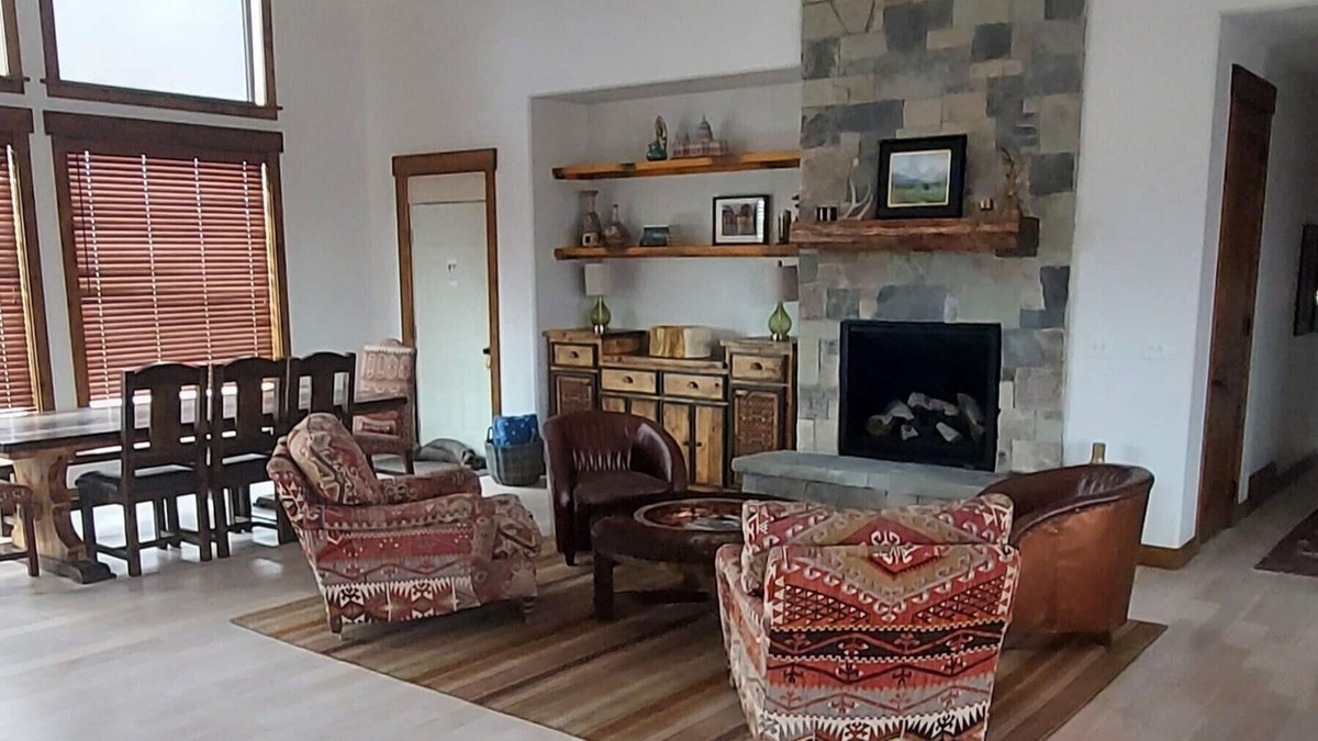 Victor House | Wild Mustang Ranch
