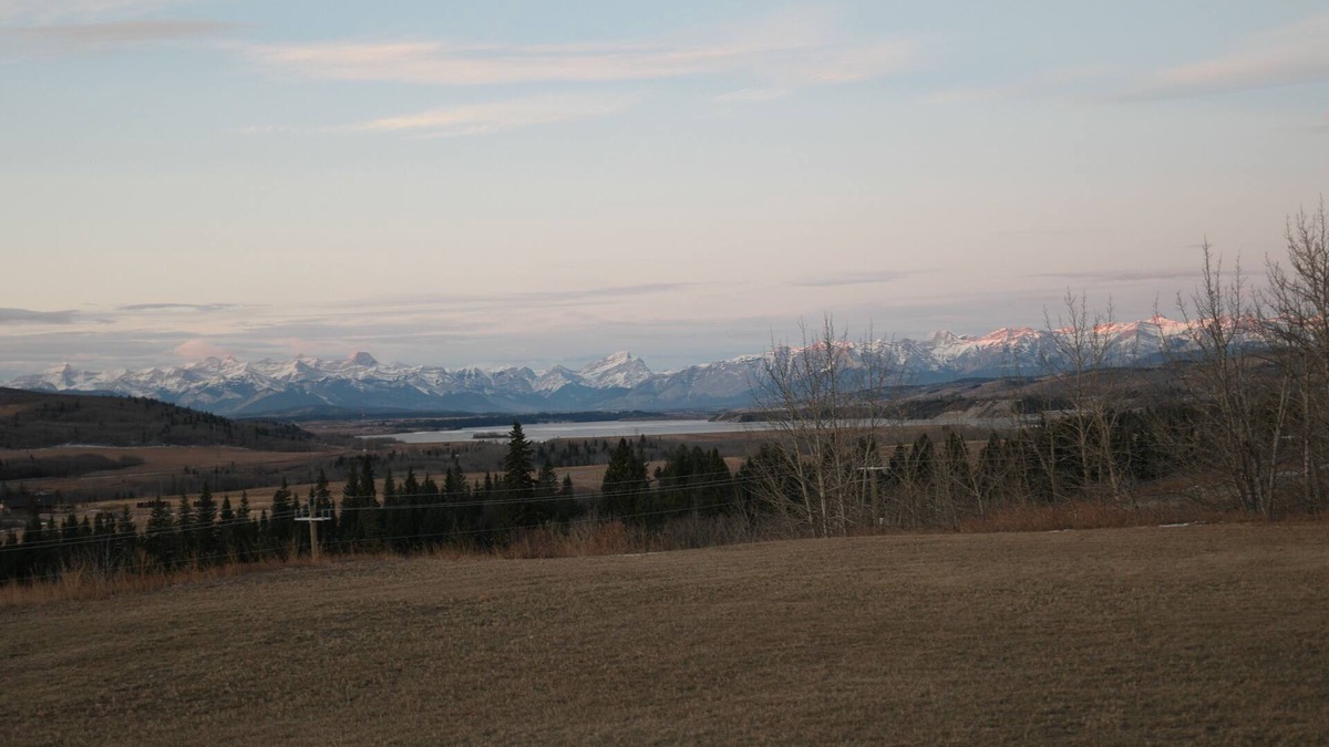 Calgary House | Wildcat Ridge Retreat