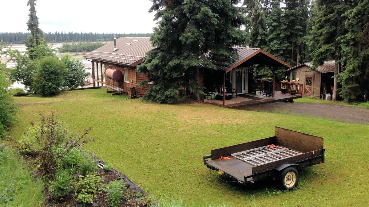 Fairbanks House | Wilderness and Aurora views yet close to town