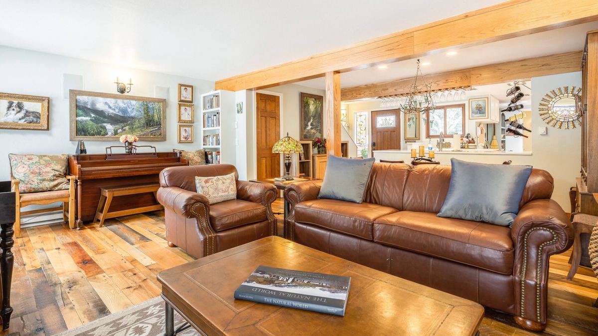 Jackson Hole House | Wilderness retreat near Grand Teton with sprawling deck, children's items & W/D