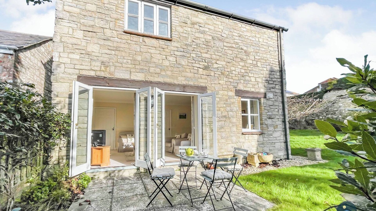 Weymouth Cottage | Wildflower Cottage - Sutton Poyntz