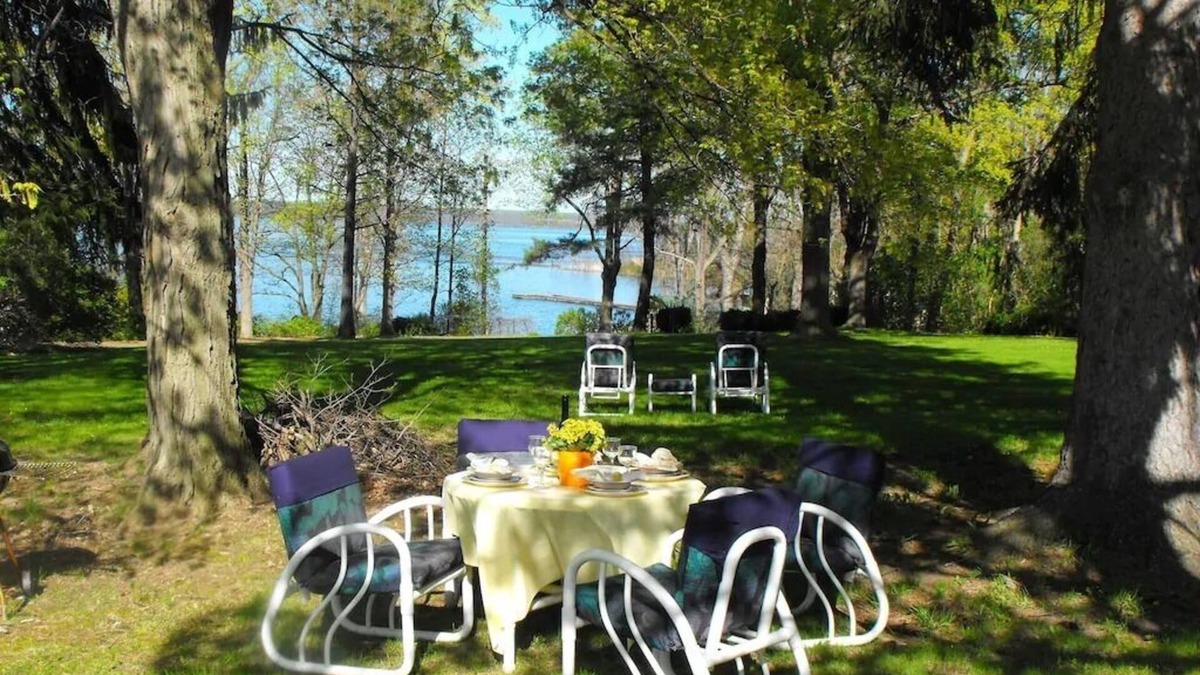Dresden House | Wildflower-Seneca Lake-Water View-Hot Tub-Wine Trail - Pets, Steps to Lake-Acre of Privacy