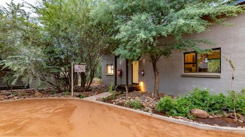 Hoedspruit Cabin | Wildheart Safari - Zesty Zebra