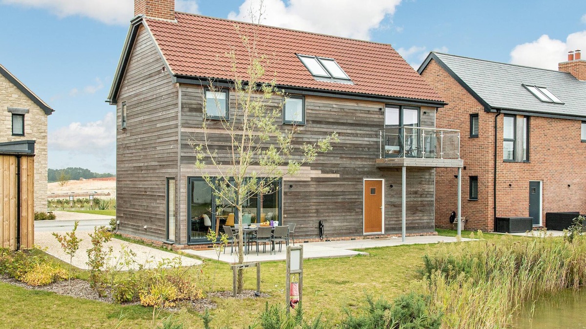 Holworth House | Wildside (WI15), Silverlake, Dorset. Lake Access.