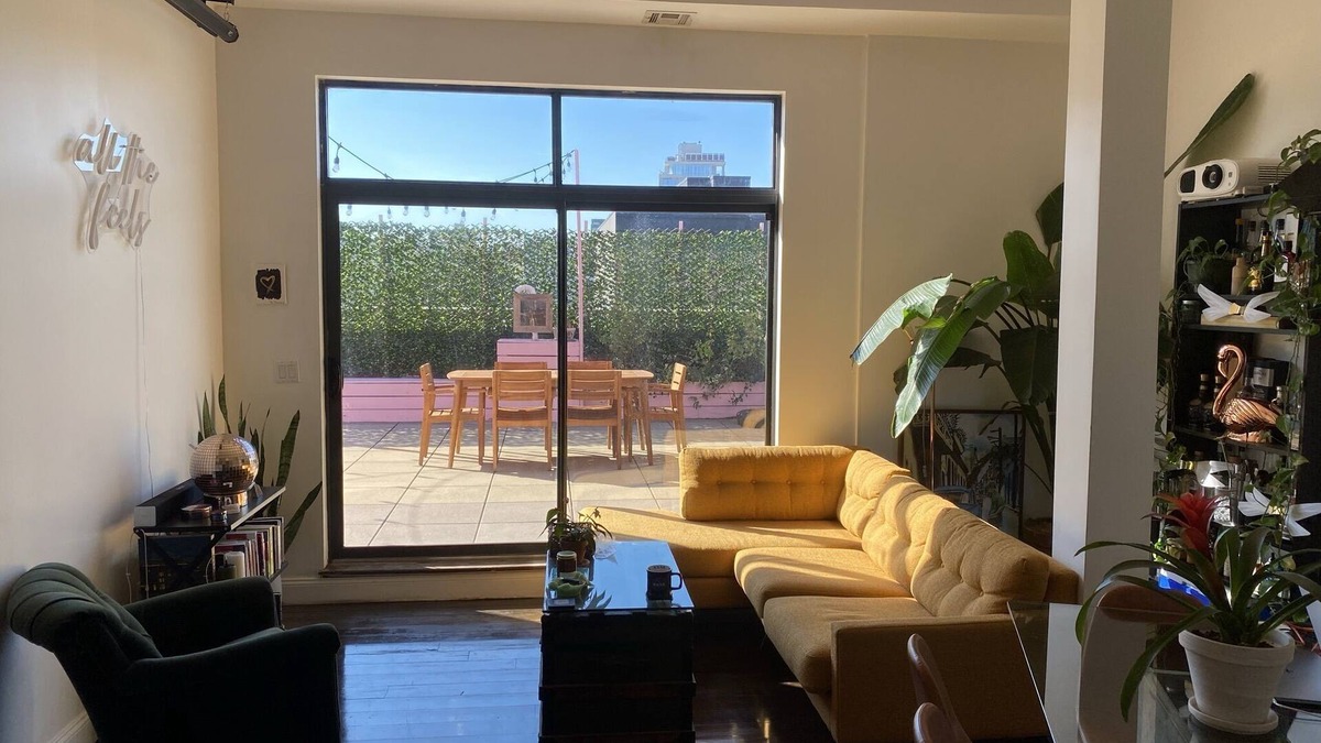 Williamsburg Apartment | Williamsburg Penthouse w/Massive Private Rooftop