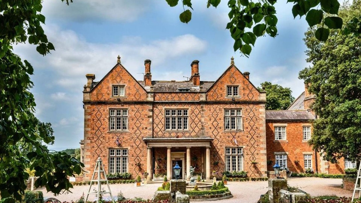 Cheshire West and Chester House | Willington Hall Hotel