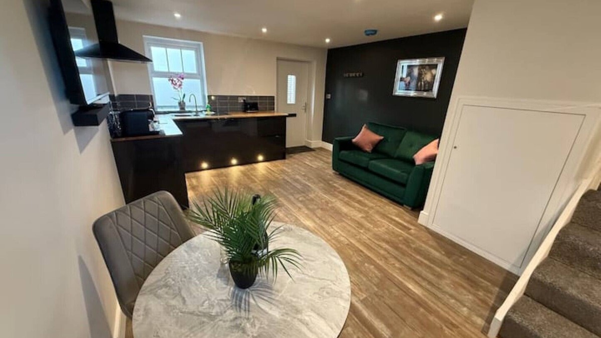 Nantwich House | Willow Barn - Nantwich with Hot Tub