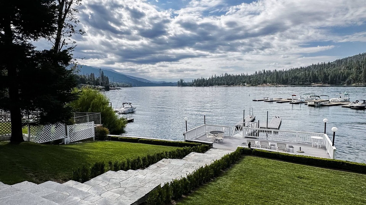 Bass Lake House | Willow Cove Retreat at Bass Lake, Near Yosemite National Park