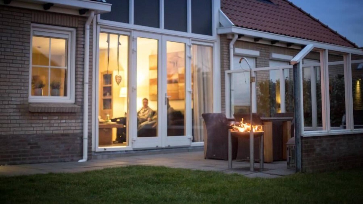 Ameland Apartment | Willow Villa XXXL with 23 beds, 3 cots, 3 saunas and 6 bathrooms