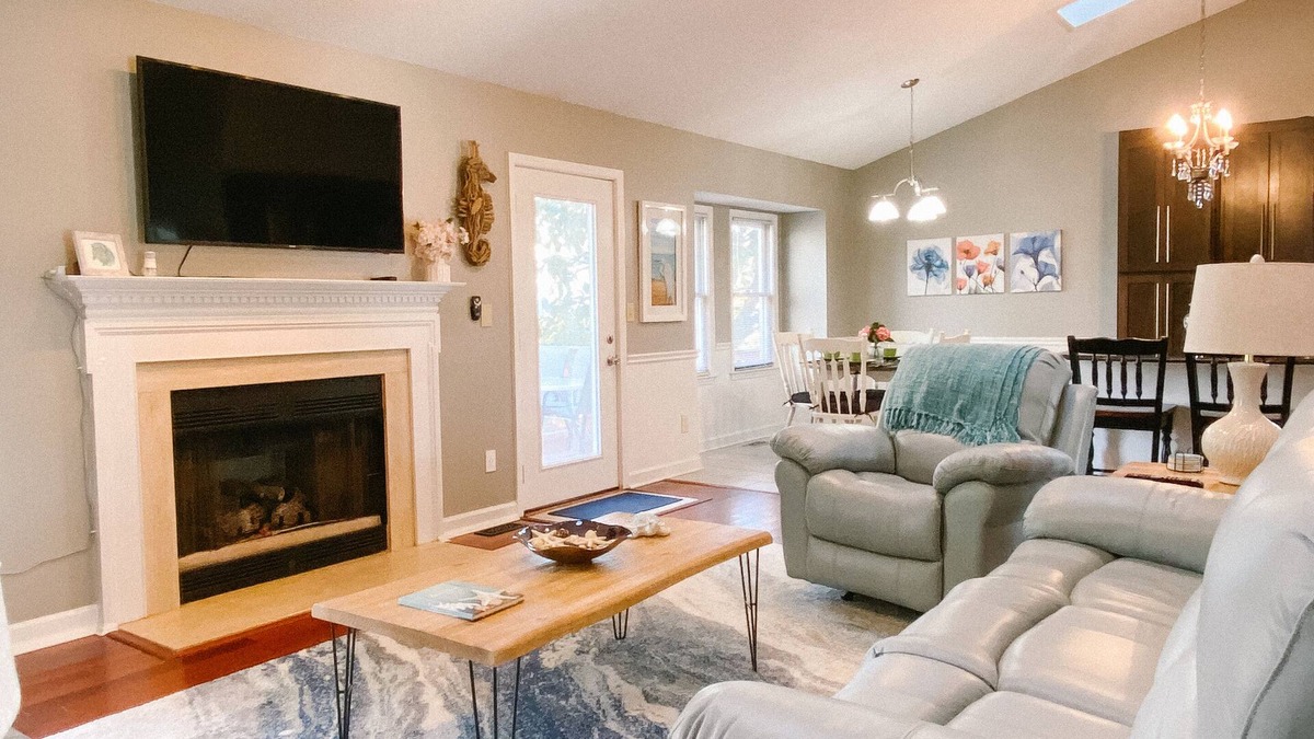 Kings Grant House | Wilmington home close to Wrightsville Beach, Downtown Riverfront, and Airport.