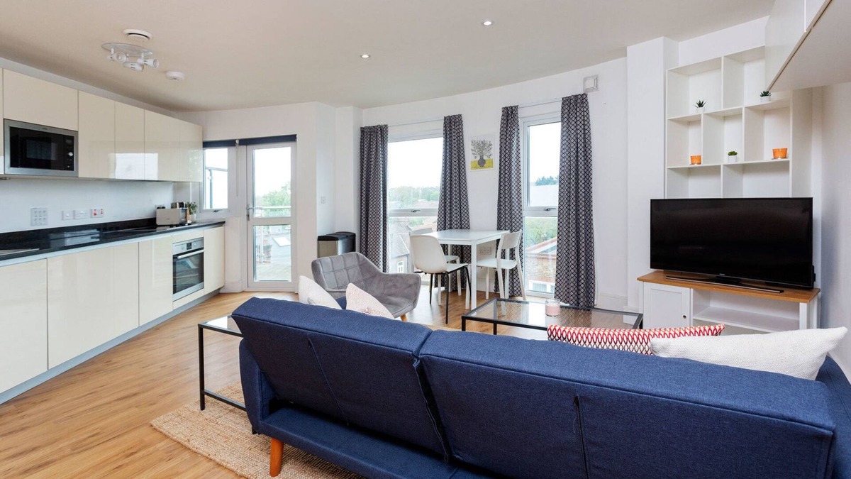 Wimbledon Park Apartment | Wimbledon Heights, by Veeve