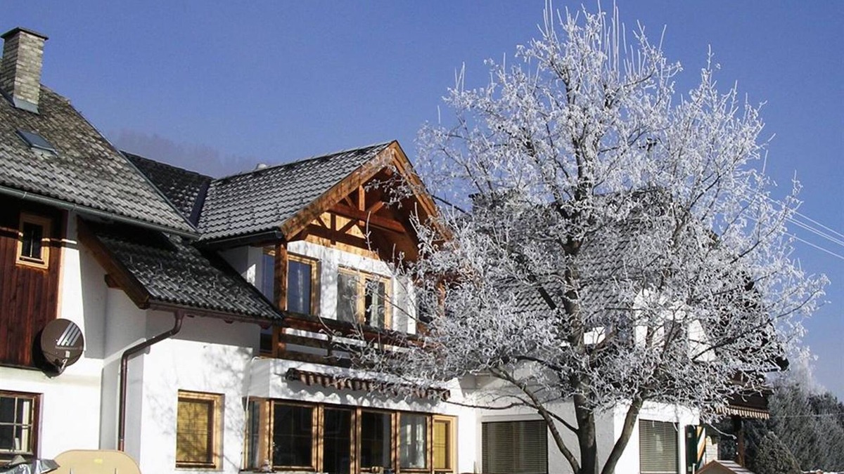 Unternberg Apartment | Wind, holiday home - holiday home, toilet and bath / shower separately,