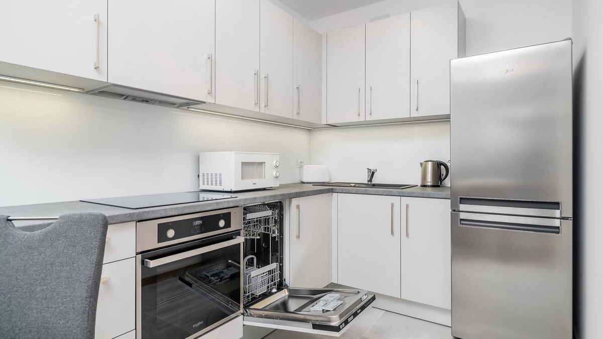 Krzyki Apartment | Wind Rose Apartments Wroclaw by Renters