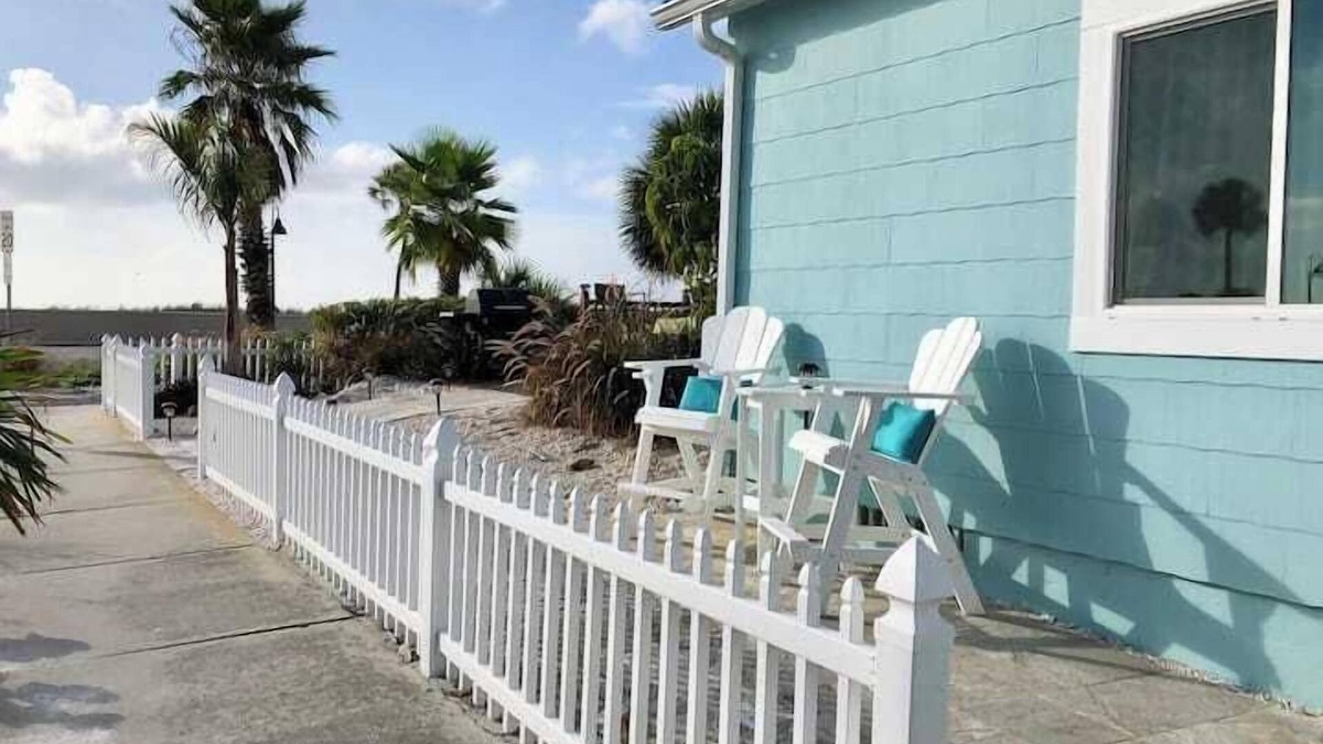 Pass-a-Grille House | Wind Swept Beach House- Your Beachfront Paradise Awaits