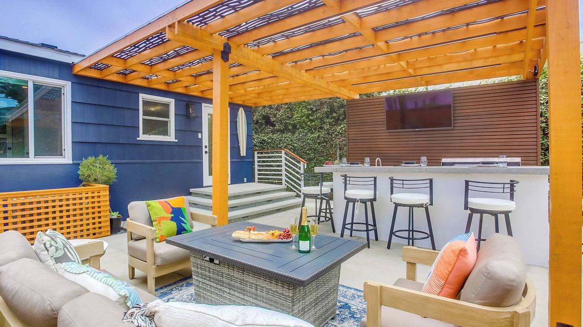 Beach Barber Tract Cottage | Windansea Beach House - beautifully updated 2 bedroom cottage by the beach