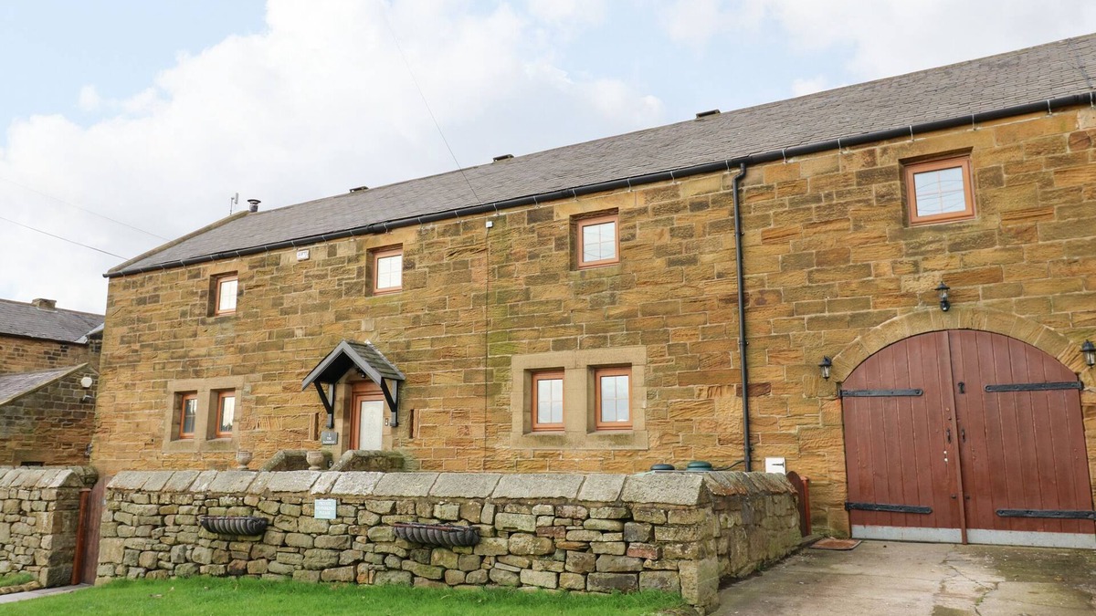 Woodhorn Cottage | WINDING WHEEL COTTAGE, pet friendly, with open fire in Ashington