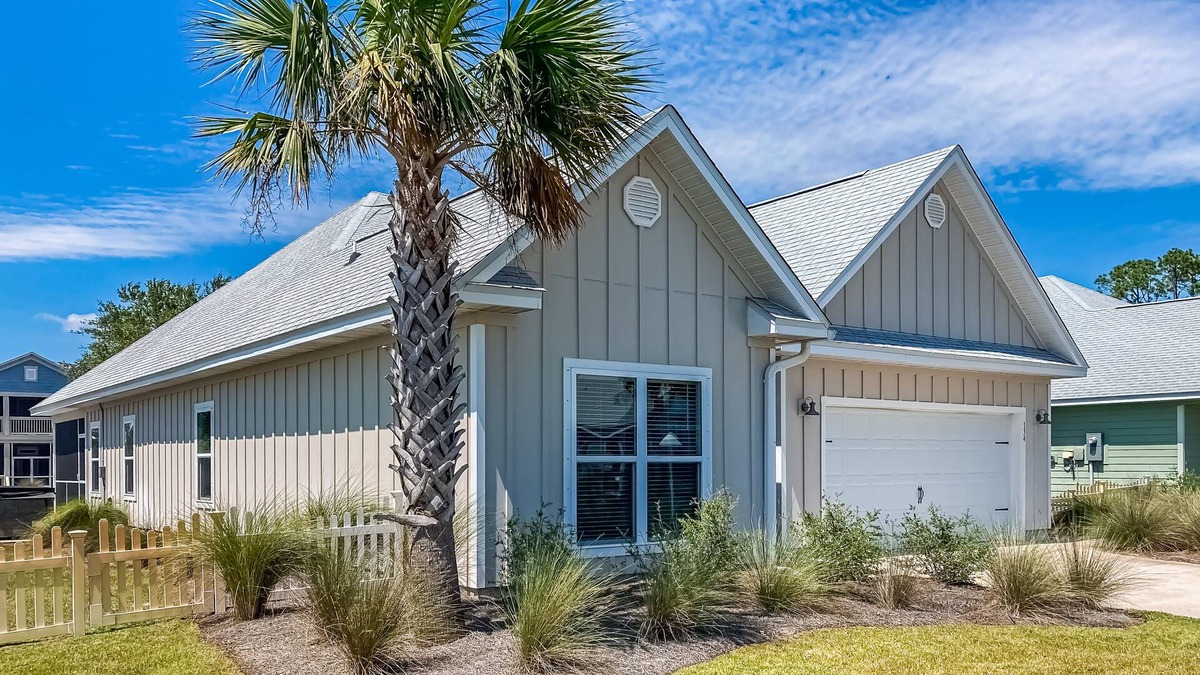 Port St. Joe House | Windmark - Day Drinking | House in Port St Joe with a hot tub & additional suite