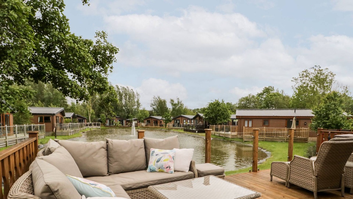 Yealand Conyers House | WINDSMEET LUXURY LODGE, family friendly, with a garden in Carnforth