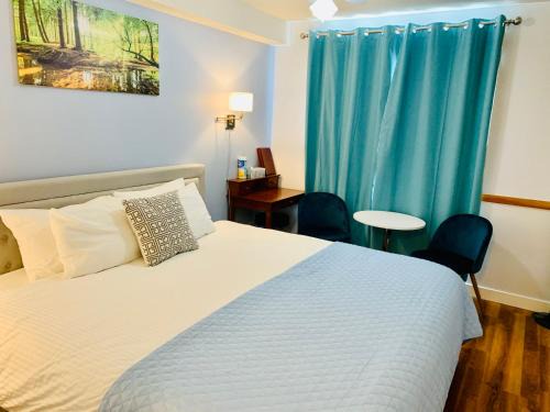 Canmore Apartment | WindTower Resort - 1 Bed Hotel Room 166
