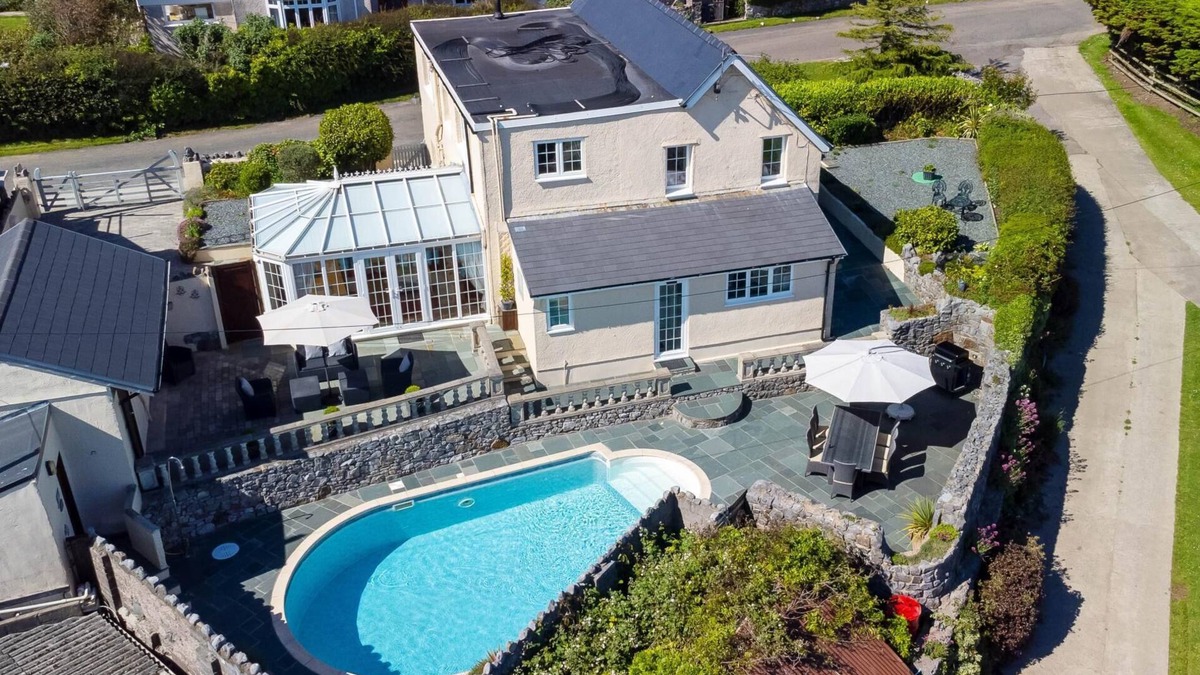 Crynant Cottage | Windy Ridge - 5 Bedroom Holiday Home - Oxwich