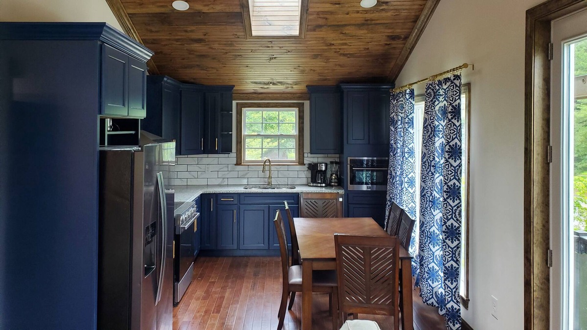 The Plains Apartment | Wine and Horse Country Rental