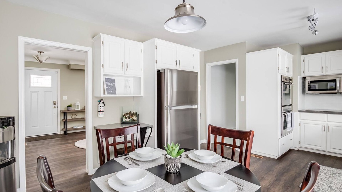 Niagara-on-the-Lake House | Wine Country 7 Acre Home for up to 6 ppl Niagara-on-the-Lake
